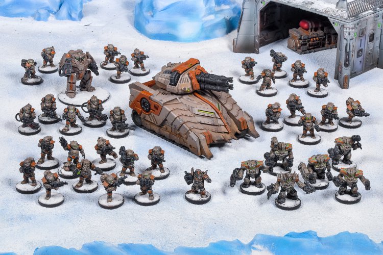 Firefight Forge Father Strike Force - zum Schließ en ins Bild klicken